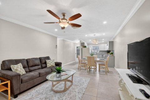 Condo in West Palm Beach, Florida, 2 bedrooms  № 2186586 - photo 7