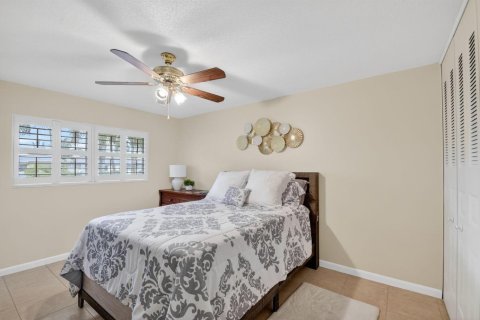 Condo in West Palm Beach, Florida, 2 bedrooms  № 2186586 - photo 15