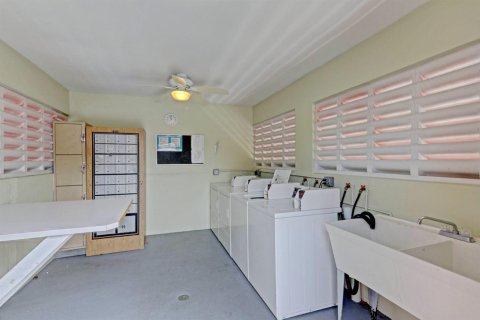 Condo in West Palm Beach, Florida, 2 bedrooms  № 2186586 - photo 23