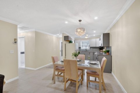 Condo in West Palm Beach, Florida, 2 bedrooms  № 2186586 - photo 6