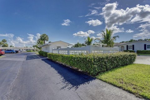Condo in West Palm Beach, Florida, 2 bedrooms  № 2186586 - photo 21