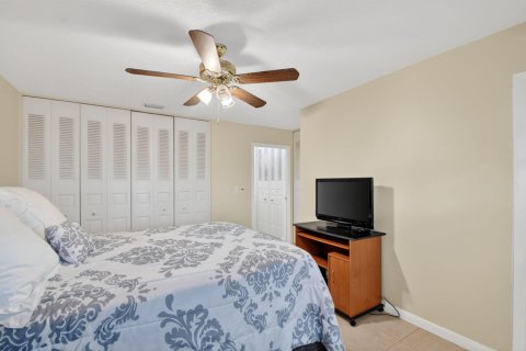 Condo in West Palm Beach, Florida, 2 bedrooms  № 2186586 - photo 17