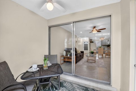 Condo in West Palm Beach, Florida, 2 bedrooms  № 2186586 - photo 4