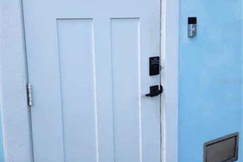 Apartamento en alquiler en Sarasota, Florida, 1 dormitorio, 69.68 m2 № 1555560 - foto 1