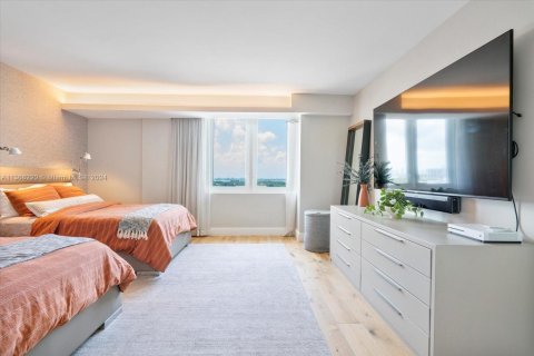 Condominio en venta en Miami Beach, Florida, 2 dormitorios, 159.79 m2 № 1985580 - foto 12
