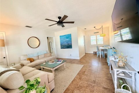 Casa en venta en Clearwater, Florida, 2 dormitorios, 68.38 m2 № 2385879 - foto 5