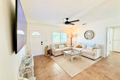 Casa en venta en Clearwater, Florida, 2 dormitorios, 68.38 m2 № 2385879 - foto 4