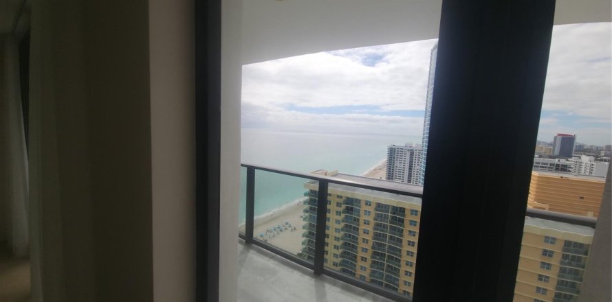 Condo à Hollywood, Floride, 2 chambres № 993950