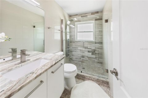 Casa en venta en Orlando, Florida, 4 dormitorios, 193.24 m2 № 1909966 - foto 20