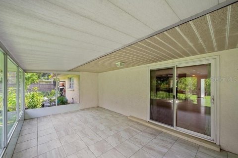 Villa ou maison à vendre à Sarasota, Floride: 4 chambres, 167.41 m2 № 2388364 - photo 15