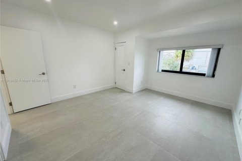 Townhouse in Hialeah, Florida 2 bedrooms, 116.13 sq.m. № 1969096 - photo 23