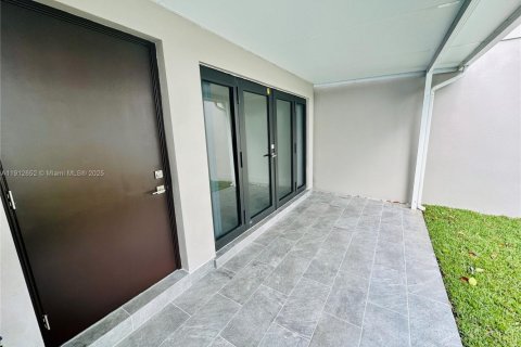 Townhouse in Hialeah, Florida 2 bedrooms, 116.13 sq.m. № 1969096 - photo 15