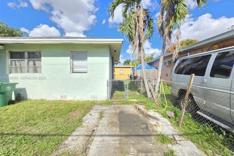 Casa en venta en Miami, Florida, 3 dormitorios, 93.74 m2 № 1994357 - foto 3