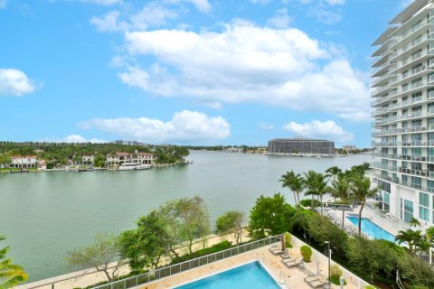 Condominio en venta en Miami Beach, Florida, 2 dormitorios, 105.44 m2 № 1454400 - foto 2