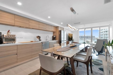 Condominio en venta en Miami Beach, Florida, 2 dormitorios, 105.44 m2 № 1454400 - foto 8