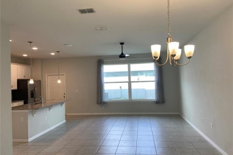 Townhouse in Wesley Chapel, Florida 3 bedrooms, 170.38 sq.m. № 2216544 - photo 7
