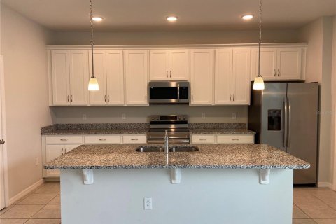 Townhouse in Wesley Chapel, Florida 3 bedrooms, 170.38 sq.m. № 2216544 - photo 16