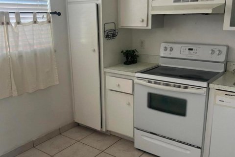 Condo in St. Lucie, Florida, 1 bedroom  № 2088052 - photo 3