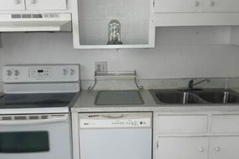 Condo in St. Lucie, Florida, 1 bedroom  № 2088052 - photo 8