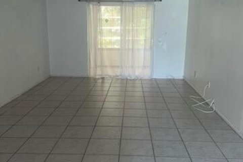Condo in St. Lucie, Florida, 1 bedroom  № 2088052 - photo 9