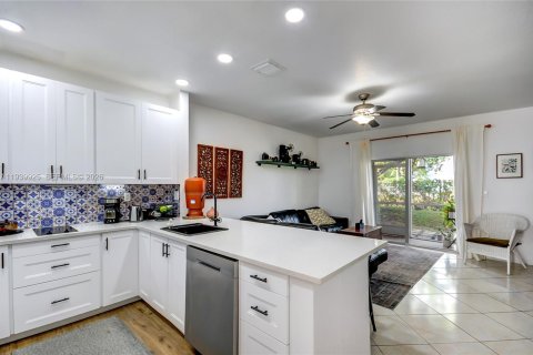 Таунхаус в Дорал, Флорида 3 спальни, 131.92м2 № 1997112