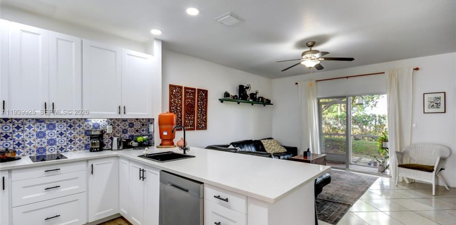 Таунхаус в Дорал, Флорида 3 спальни, 131.92м2 № 1997112