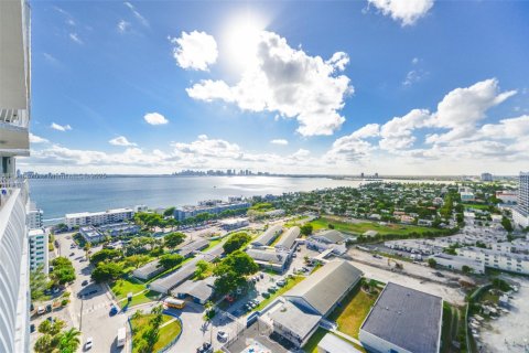 Condo in North Bay Village, Florida, 2 bedrooms  № 1973938 - photo 4