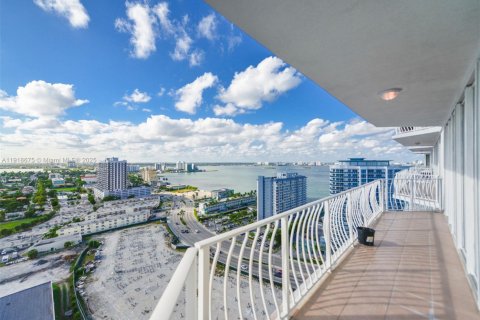 Condo in North Bay Village, Florida, 2 bedrooms  № 1973938 - photo 2