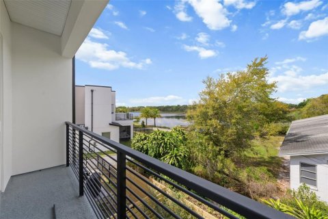 Townhouse in Winter Park, Florida 3 bedrooms, 191.66 sq.m. № 1063945 - photo 23