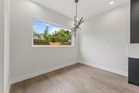 Townhouse in Winter Park, Florida 3 bedrooms, 191.66 sq.m. № 1063945 - photo 14