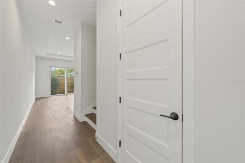 Townhouse in Winter Park, Florida 3 bedrooms, 191.66 sq.m. № 1063945 - photo 27