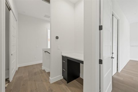 Townhouse in Winter Park, Florida 3 bedrooms, 191.66 sq.m. № 1063945 - photo 17
