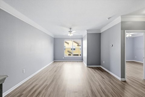 Condo in Orlando, Florida, 1 bedroom  № 2116308 - photo 13