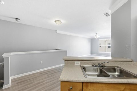 Condo in Orlando, Florida, 1 bedroom  № 2116308 - photo 15