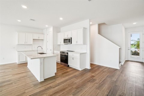 Townhouse in San Antonio, Florida 3 bedrooms, 166.11 sq.m. № 1844316 - photo 6