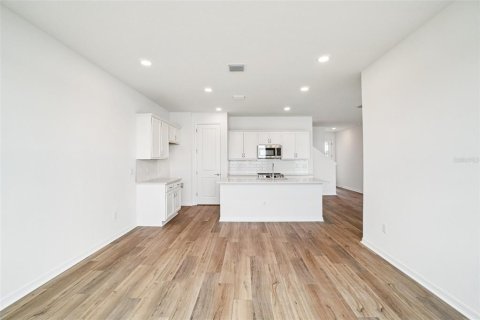 Townhouse in San Antonio, Florida 3 bedrooms, 166.11 sq.m. № 1844316 - photo 12
