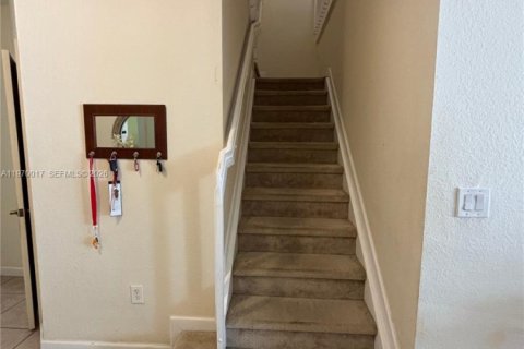 Adosado en venta en Doral, Florida, 3 dormitorios, 214.79 m2 № 2030868 - foto 21