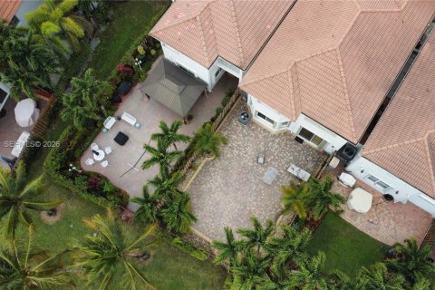 Adosado en venta en Doral, Florida, 3 dormitorios, 214.79 m2 № 2030868 - foto 11