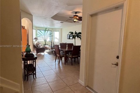Adosado en venta en Doral, Florida, 3 dormitorios, 214.79 m2 № 2030868 - foto 20