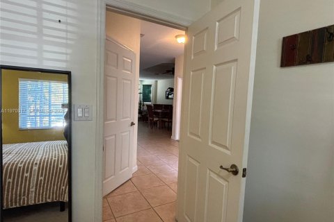 Adosado en venta en Doral, Florida, 3 dormitorios, 214.79 m2 № 2030868 - foto 17