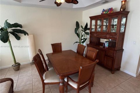 Adosado en venta en Doral, Florida, 3 dormitorios, 214.79 m2 № 2030868 - foto 28
