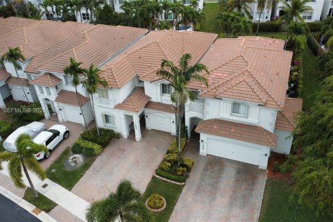 Adosado en venta en Doral, Florida, 3 dormitorios, 214.79 m2 № 2030868 - foto 8