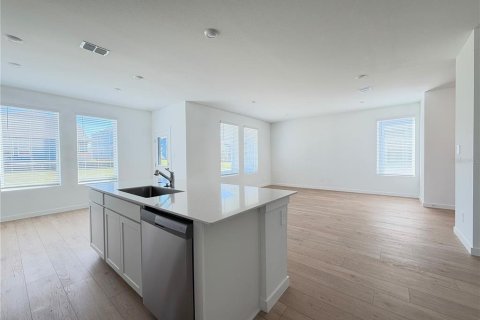 Villa ou maison à louer à Minneola, Floride: 4 chambres, 193.33 m2 № 2430844 - photo 7