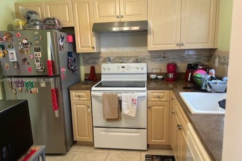 Condo in Sunrise, Florida, 1 bedroom  № 1937936 - photo 6