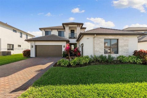 Снять в аренду виллу или дом в Аве Мария, Флорида 5 спален, 349.03м2, № 2011928 - фото 2