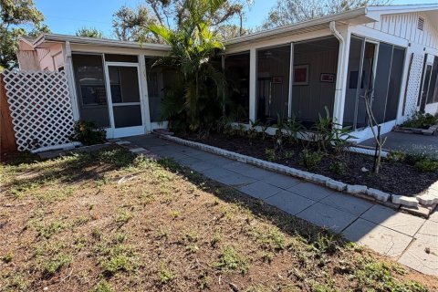 Commercial property in Bradenton, Florida 6 bedrooms, 157.56 sq.m. № 2099124 - photo 28