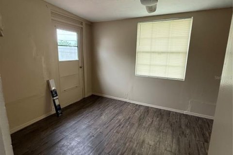 Commercial property in Bradenton, Florida 6 bedrooms, 157.56 sq.m. № 2099124 - photo 18