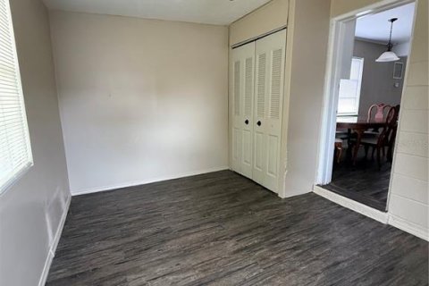 Commercial property in Bradenton, Florida 6 bedrooms, 157.56 sq.m. № 2099124 - photo 17