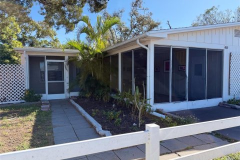 Commercial property in Bradenton, Florida 6 bedrooms, 157.56 sq.m. № 2099124 - photo 2