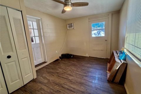 Commercial property in Bradenton, Florida 6 bedrooms, 157.56 sq.m. № 2099124 - photo 15